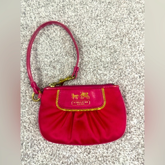 Vintage Coach Satin Wristlet Pouchette – Rich dark pink with Gold Detailing - Picture 1 of 3